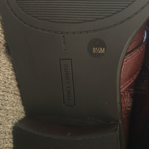 VINCE CAMUTO BOOTS - Picture 7 of 8